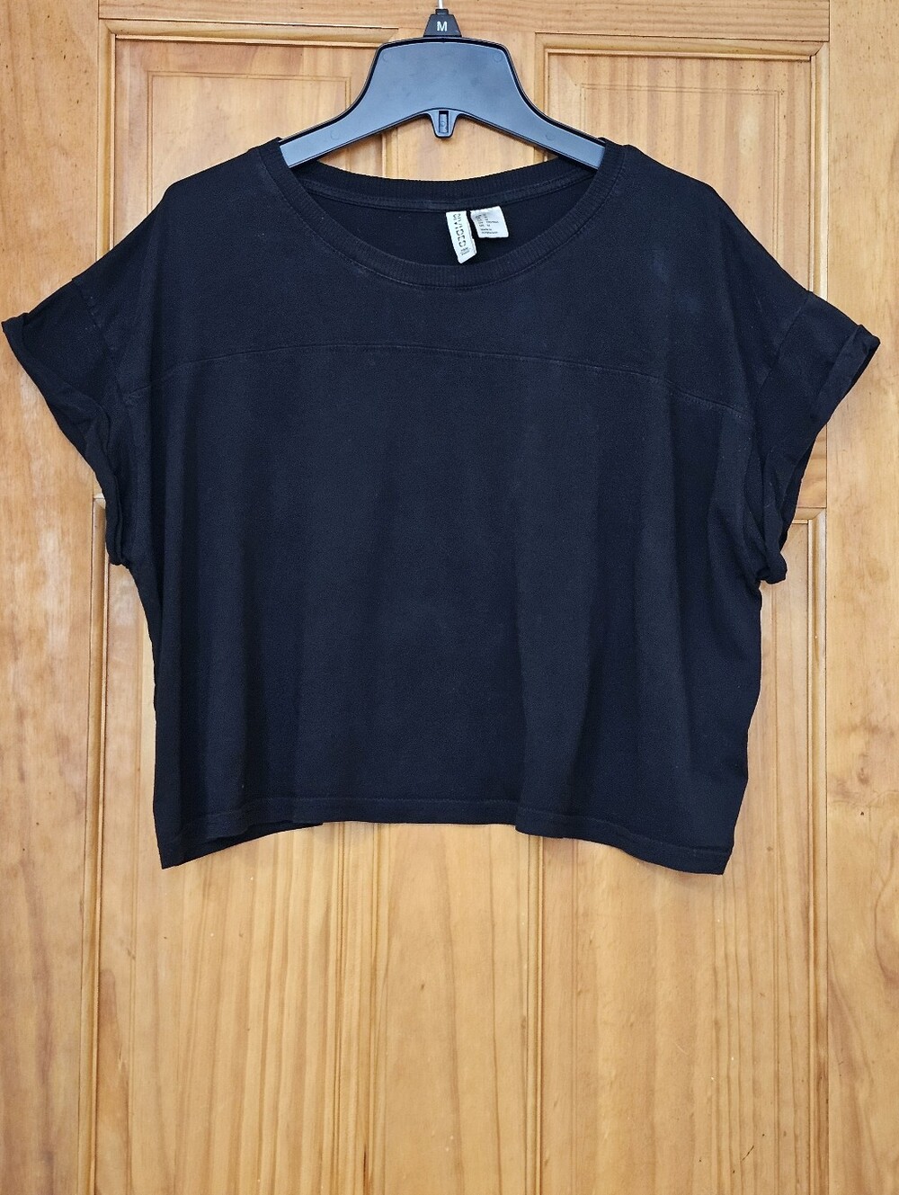 H&M Divided Black Rolled Sleeve Cropped Tee Top Minimalist Casual, Size M